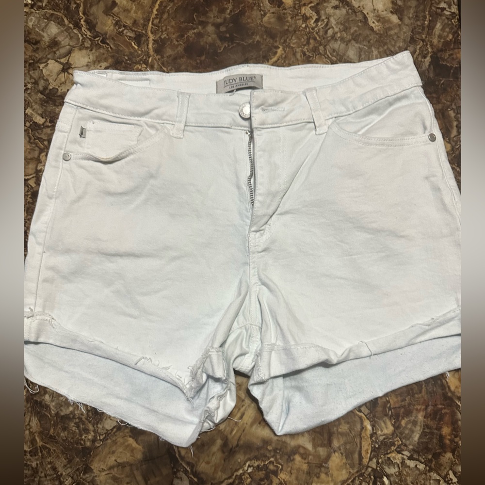 Judy Blue Light Cream Denim Shorts